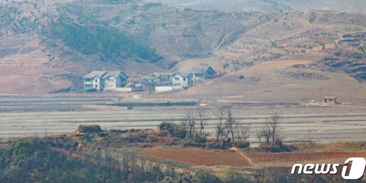 北 미사일 발사에 與 “깊은 우려” 野 “언제까지 끌려다닐 건가”