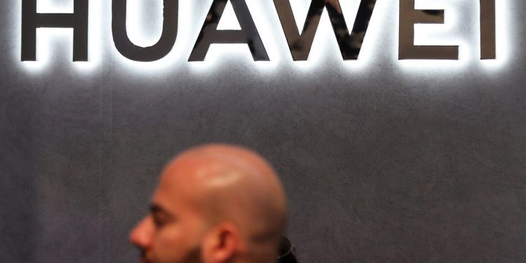 美 FCC 위원, 중국 네트워크 장비 구입 금지 강화 촉구