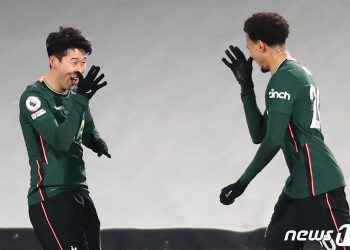 英 매체 “손흥민의 크로스, 케인이 득점으로 성공시켰어야”