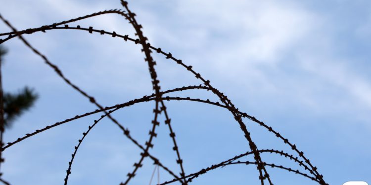 ‘경계실패’ 사단장 보직해임됐는데…군단장은 왜 경고만?