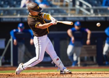 김하성 첫 안타 신고…MLB.com “적응 잘하고 있어”