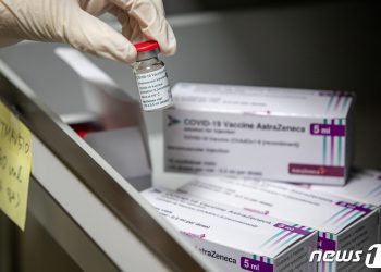 아스트라제네카 “백신이 혈액응고 유발한다는 증거 없어”