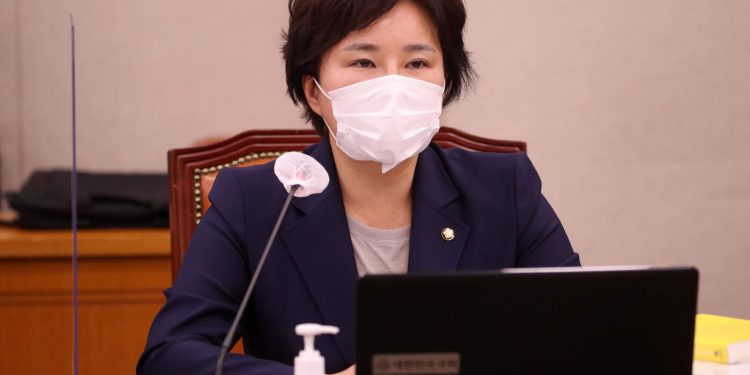 조수진 “문 대통령, 자신 일에 불처럼 화내고 국민 분노엔 공감 안해”