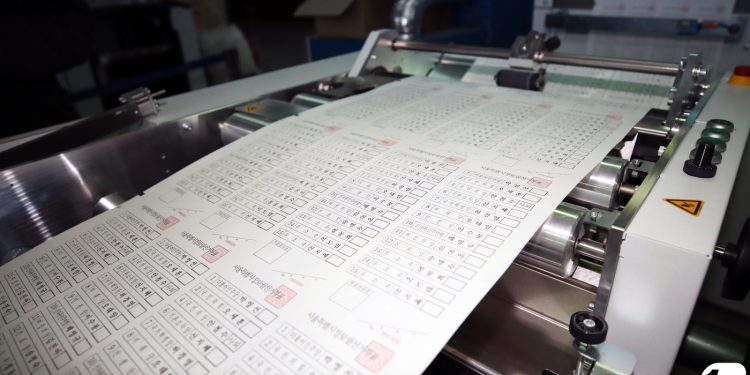 진중권 “민심이 막대기 세워놔도 당선될 판…심지어 막대기는 망언 안 해”