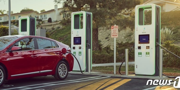 SK㈜, 초급속 전기차 충전기 제조 ‘시그넷 EV’ 2930억에 인수