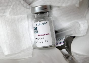 아스트라제네카 백신 사용 중단 국가 속출