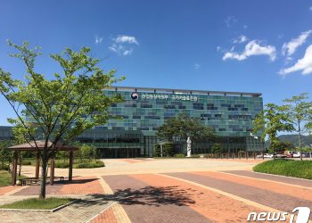 “자동차 주행 중 배터리 충전 기술 표준화, 한국이 주도한다”