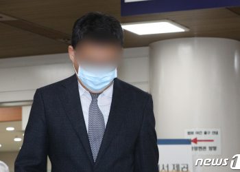 검찰 ‘故김홍영 검사 폭행’ 前부장검사에 징역1년6개월 구형