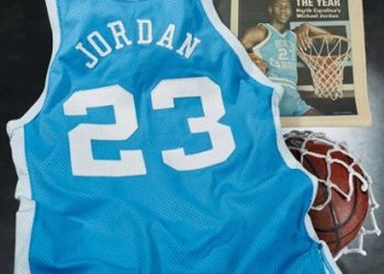 ‘농구황제’ 조던 유니폼, 경매서 사상 최고액 낙찰…”138만불”