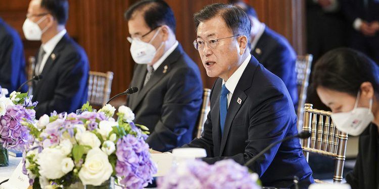 문대통령-바이든 美대통령, 백악관서 정상회담 돌입