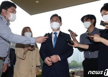 박범계 “이성윤 공소장 유출의혹 진상조사하라”…조남관에 지시