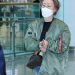 윤여정, 항공 점퍼 차림으로 ‘금의환향’