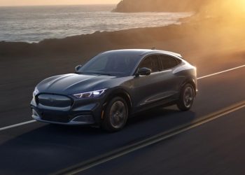 포드, 2030년까지 매출 40% 전기차로