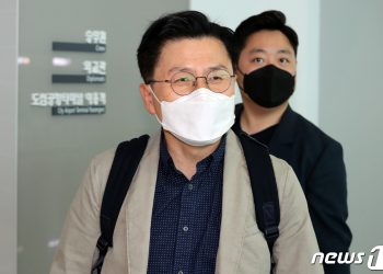 황교안 “많이 바쁠 것 같다…한국에 돌아가 새로운 시작을”