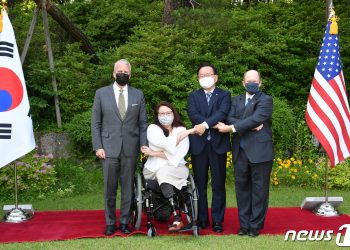 “美상원 대표단 방한, 한미동맹에 대한 초당적 지지 보여줘”