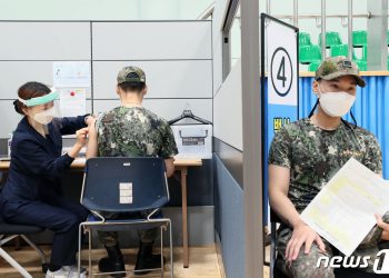 한국군 대대장이 백신 접종 강요 논란