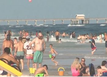 앨라배마주 바닷가 북새통…구인난에 허덕여