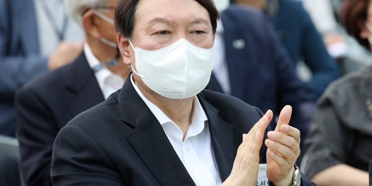 윤석열, 대변인 통해 첫 메시지…”입당 등 모든 선택 열려 있어”