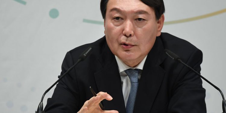 윤석열 “내년 반드시 정권교체…나라가 이래도 되냐 걱정했다”