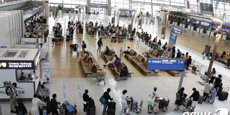해외서 백신 맞은 재외국민…7월부터 국내 입국 때 ‘격리 면제’
