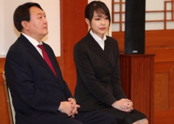 검찰, ‘윤석열 가족 수사’ 고삐…증권사 동시다발 압수수색