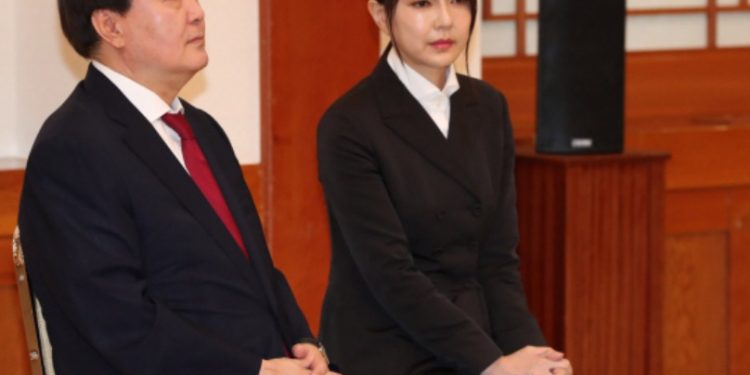 검찰, ‘윤석열 가족 수사’ 고삐…증권사 동시다발 압수수색