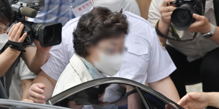 윤석열 장모 실형, 법정구속 “국민에 피해끼친 책임 엄중했다”