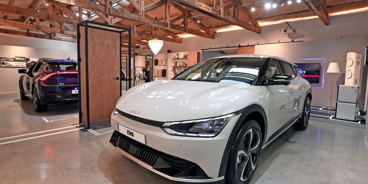 하반기 전기차 전쟁 본격화…EV6·G80 등 신차 쏟아진다