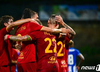 현대차, 유럽 명문 구단 후원 나섰다…”첼시 유니폼에 로고 등장”