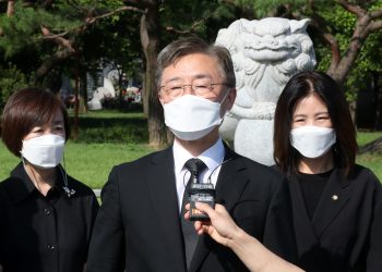 최재형 “문재인 대선후보 특보 ‘간첩단’ 사건…靑 설명 필요하다”