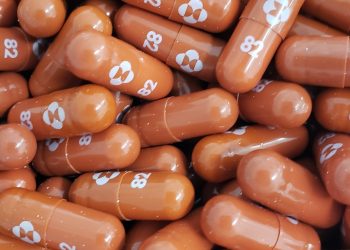 ‘먹는 코로나 치료제’ 임상3상 효과 11월초 나온다