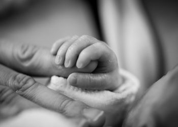 미국 백신의무화 거센 반발…직원 30명 그만둔 산부인과 업무 중단