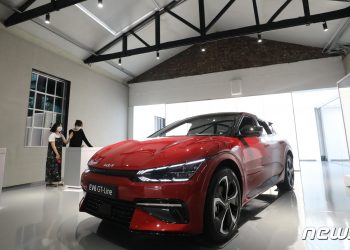 기아 EV6, 단숨에 3위…친환경차 판매 첫 1만대 돌파