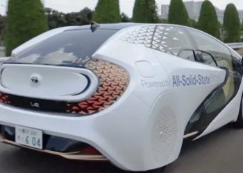 ‘꿈의 배터리’ 장착한 전기차 등장…배터리 ‘게임체인저’ 될까