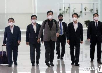 “교착상태 북미·남북관계 협상 실마리 찾겠다”