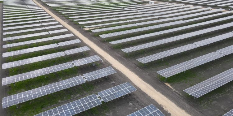 한화큐셀, 미국에 168MW 규모 태양광 발전소 준공