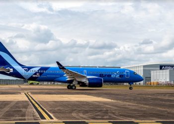 브리즈 에어웨이즈, 모빌에서 만든 A220 공개