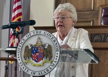 아이비 주지사, 코로나19 비상사태 10월31일까지 연장