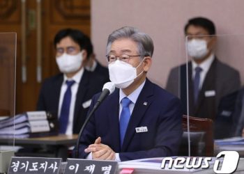 대장동 격돌한 여야…野 “그분은 누구” vs 與 “돈 받은 건 그분들”(종합2보)