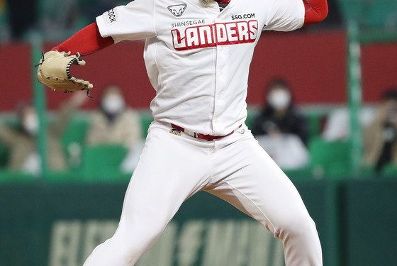 ‘2이닝 48구 세이브’ 김택형 “마지막이란 생각으로 위기 막았다”