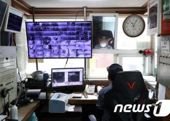 아파트 경비원에 주차·택배배달 시키면 ‘1000만원 과태료’