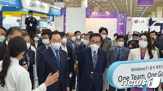 김기남 삼성전자 부회장 “미국 파운드리 공장부지, 고려할 사항 많다”