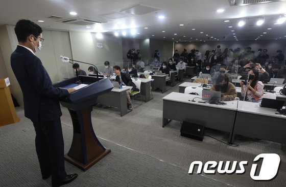 ‘KT 먹통’ 작업자는 새벽에 할일을 대낮에…관리자는 자리도 비웠다