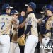 공동선두 KT·삼성 패, 3위 LG 승…KS 직행팀, 30일 최종전서 나온다