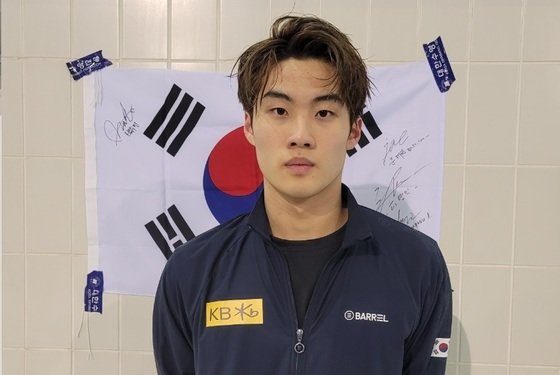황선우, 국제대회 첫 메달 쾌거…경영 월드컵 개인혼영 100m 동메달