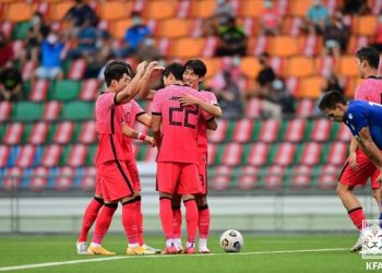 황선홍호, 데뷔전서 필리핀에 3-0 완승…이규혁 1골1도움