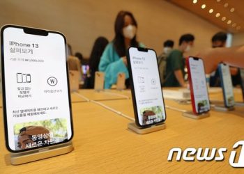 애플도 못 버틴 ‘반도체 대란’…삼성·LG에 ‘날벼락’