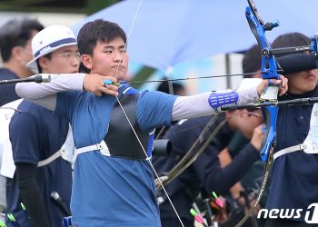 세계 제패한 고교 신궁 김제덕, 전국체전 양궁 개인전 金… 4관왕 달성