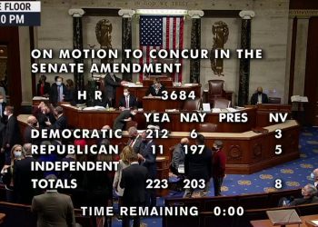 하원, 인프라 법안 통과: 공화당 13명 찬성표 던져