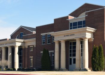 헌츠빌 ‘리 고등학교’: 벌금 내더라도 이름 바꾸겠다